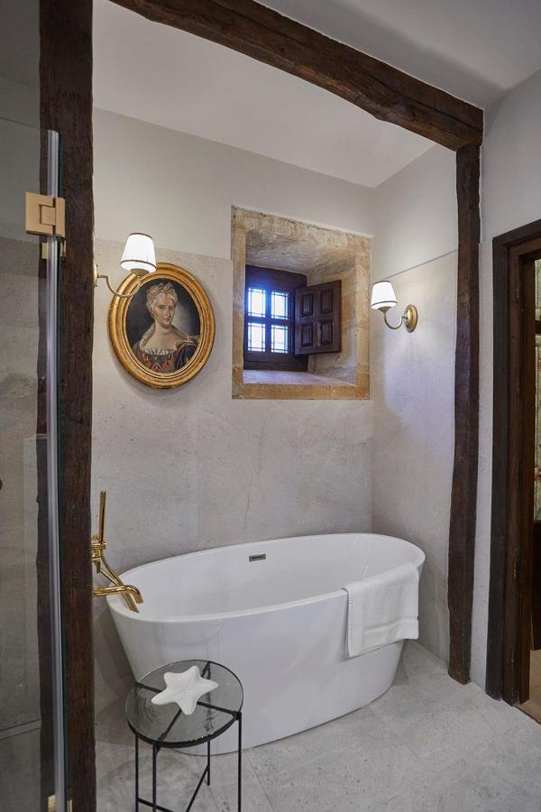 Hotel Helguera Palacio Boutique & Antique Vargas